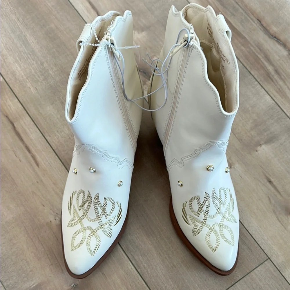 NEW MIA Cheyenne Embroidered Pearl Accent Zip Ankle Boots Western Cowboy Sz 11